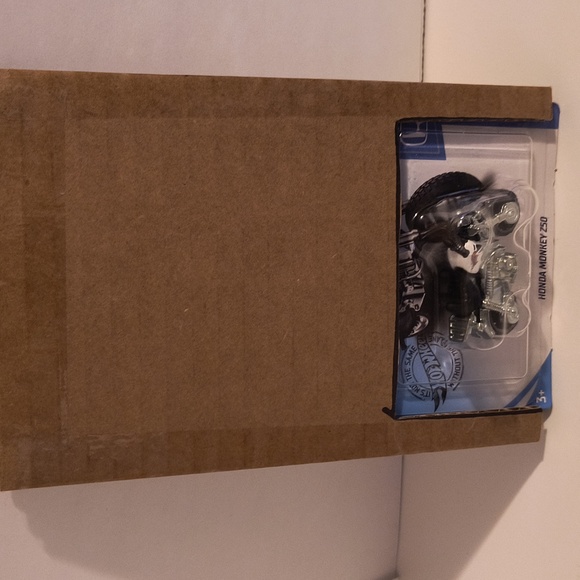 D2 Hot Wheels  Honda Monkey Z50 - Picture 3 of 3